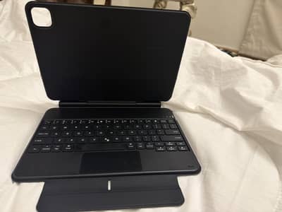 ESR Rebound Magnetic Keyboard Case for iPad