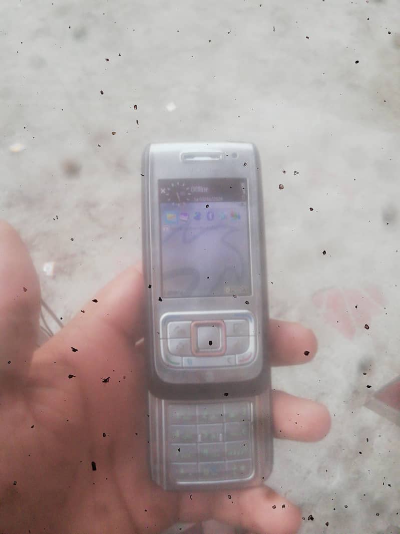 Nokia E65 0