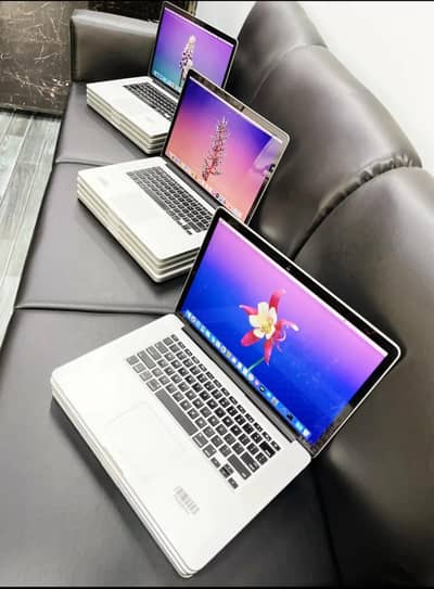 APPLE MACBOOK PRO 2015 FOR SALE 15 INCHES DISPLAY