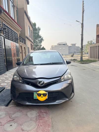 Toyota Vitz 2014 model  17 import home used car