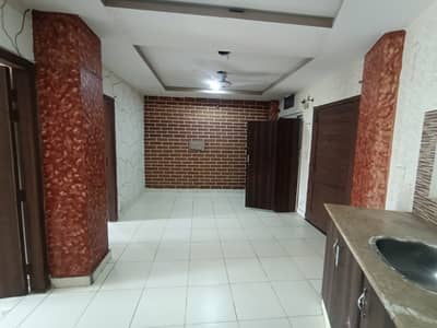 Two bed unfernish flat available for rent in E11.