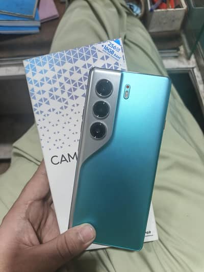 camon 40 pro