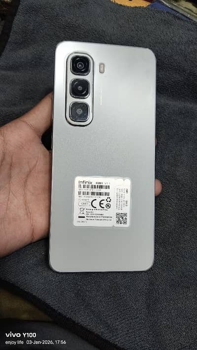 full original phone 8/128gb with box charger