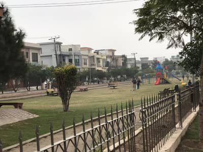 Prime Location 10 Marla Plot for Sale in Orchard Block, Park View City Lahore