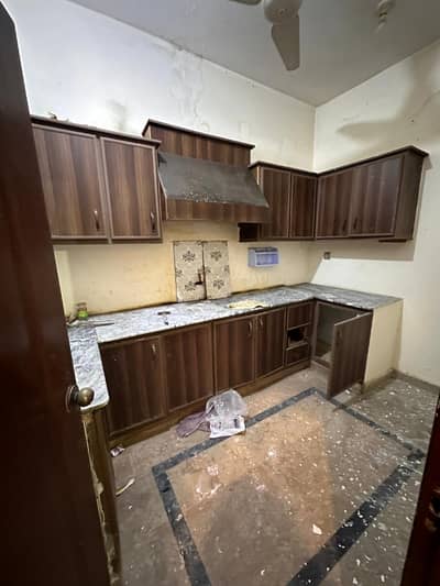 Chaklala scheme 3 uper portion for rent 3 bed tv lounge darwing Room kichan 3 bath Pani bijli gas's sab available car porch sepcae available