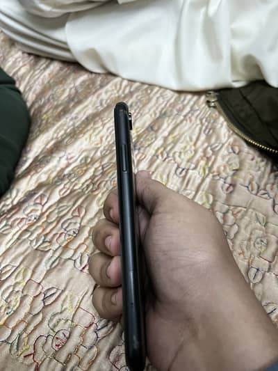 Iphone xr non pta factory unlock health 82 waterpack 10/9