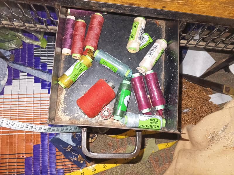 سلائی مشین اسٹینڈ فار سیل 2