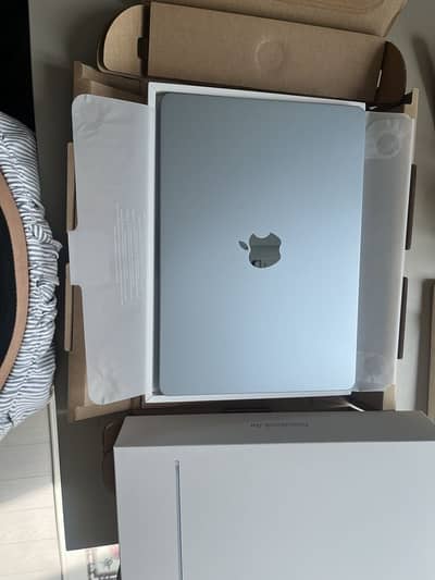 Apple MacBook Pro M2 Well Kept Unit