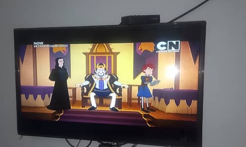 2” Smart LED TV – Excellent Condition- contact 03336138169