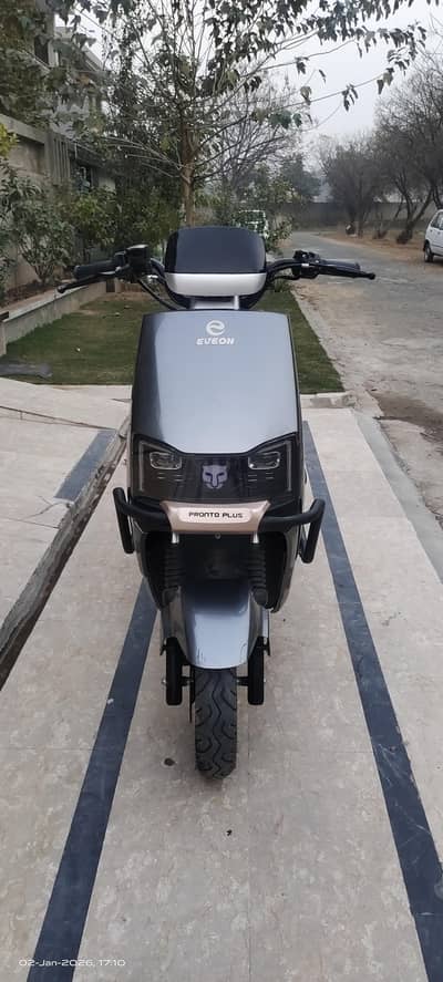 Eveon proton plus/Electric Scooty