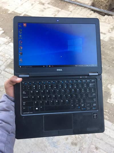 Laptop for sale--Excellent  connection