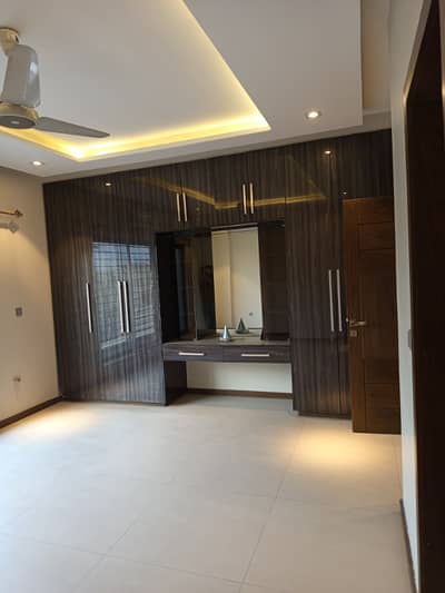 G-13/3 size 35x70 like brand new Ground floor 3bed 3bath dring tvlounge kitchen