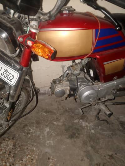 Honda 70  2020 model. all ok double Saman ky Sath 03145327241)