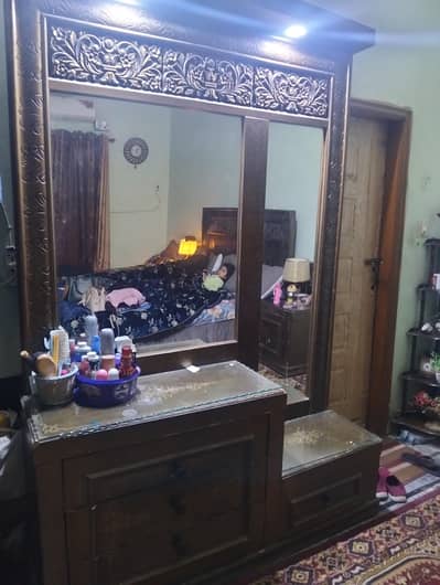 dressing table