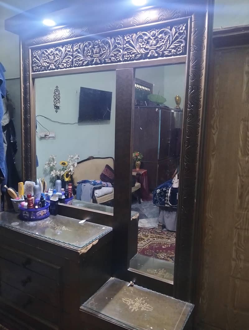 dressing table 1