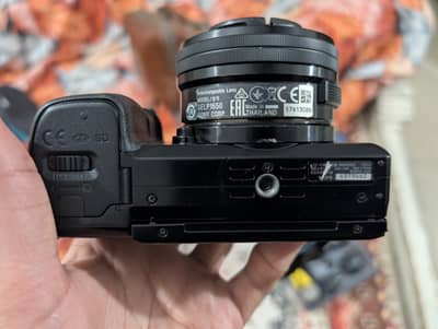 Sony a6100 with 2 lens and 3 batteries ( 9/10 condition )