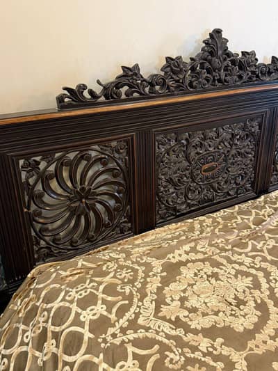 king size bed with side tables