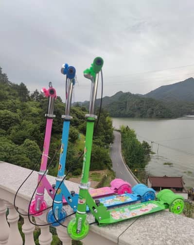 KIDS SCOOTY 3COLORS AVAILABLE PINK,BLUE,GREEN