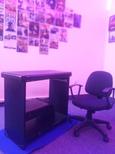 Gaming Table & Chair for sale