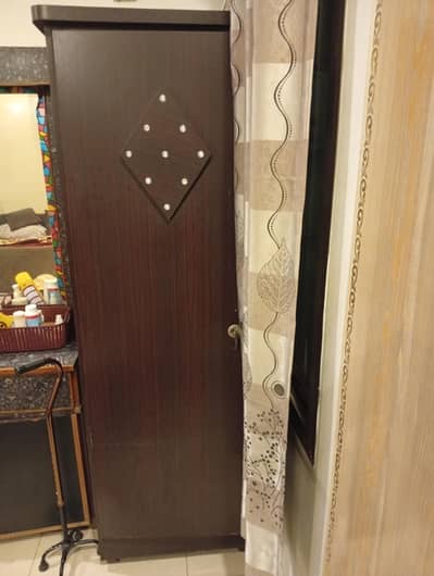 Single door cupboard, 2 door divider and mini dressing box or storage