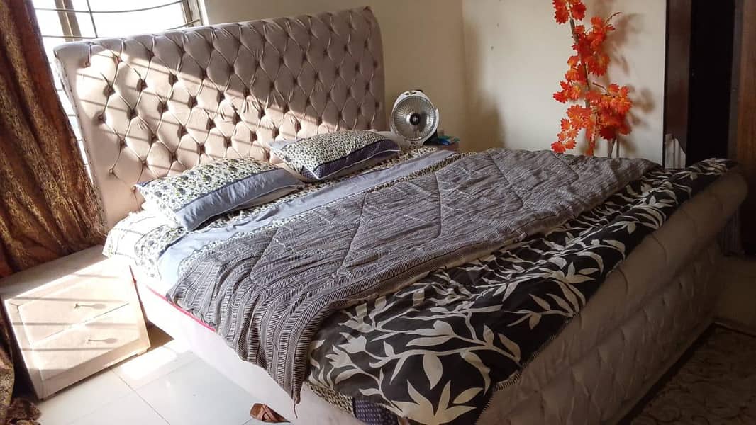 bed two side table 3