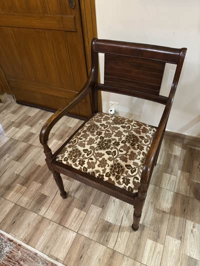 Wooden Fancy Chairs Sofa cushioning seats Solid Wood Polished