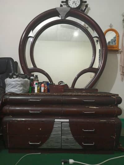 wooden bed + side tabels + Dressing