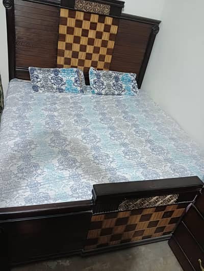 King Size Wooden Bed with 2 Side Tables – Like New Condition
