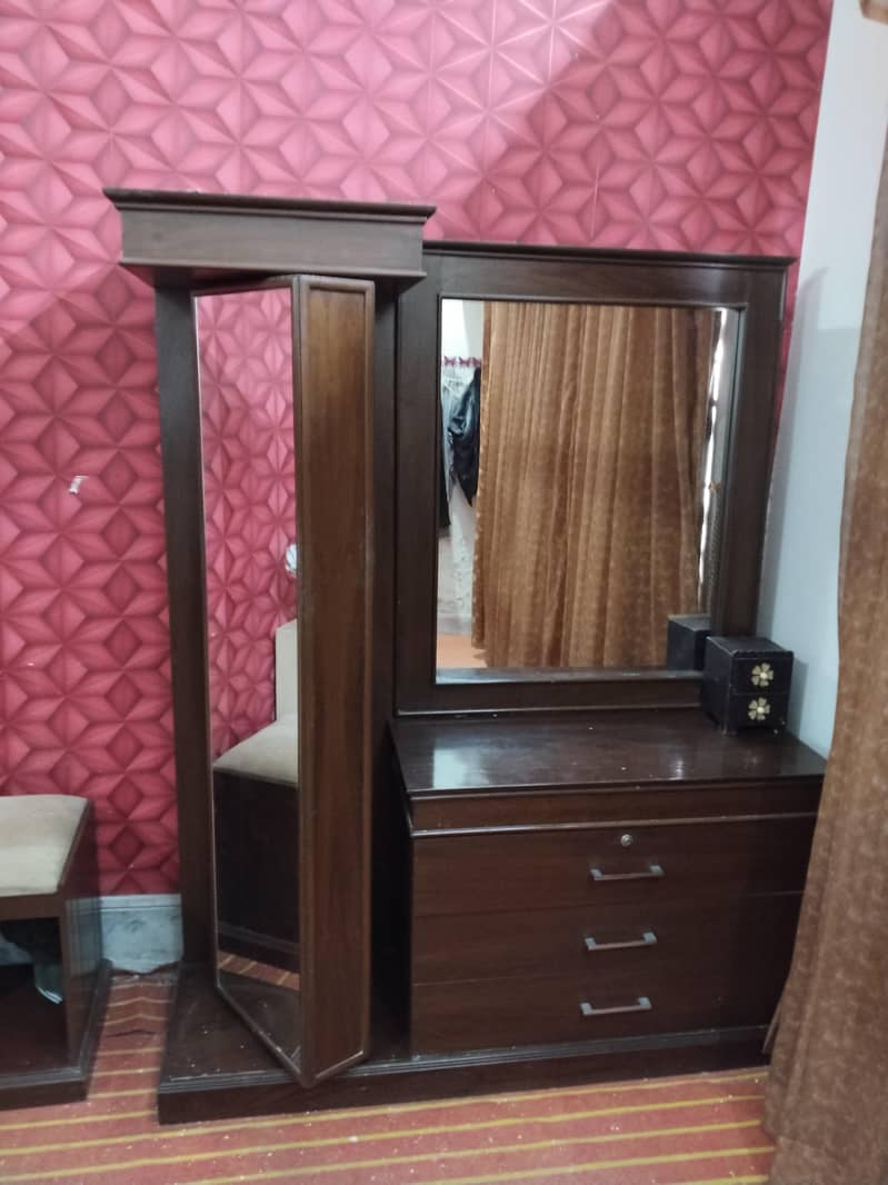Dressing Table 2