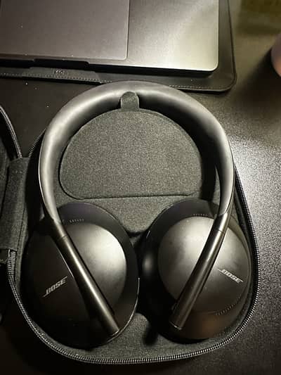Bose 700