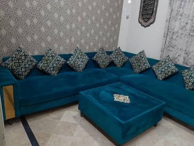 11 seater L shared corner with table