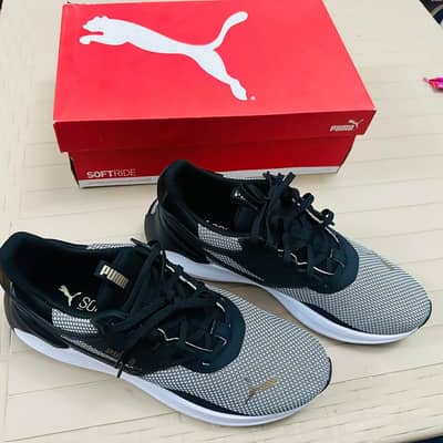 Puma origina shoes size 9/43