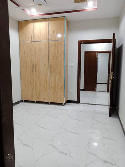 flat for rent for bachelor for family available 2 bed tv lounge 2 bath kichan Pani bijli available Chaklala scheme 3 Jan colony