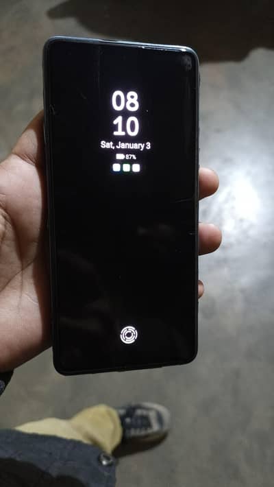 tecno camon 20 pro fist hand