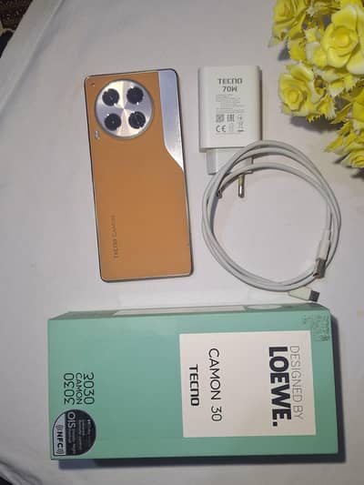 Tecno Camon 30