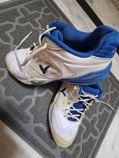 victor badminton shoes