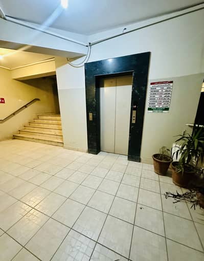 Three bedroom unfurnished available for rent in f-11 Markaz Islamabad