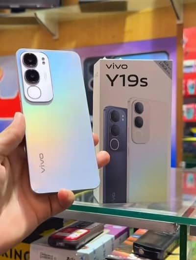 6GB+128GB 10/10 condition just box open white color