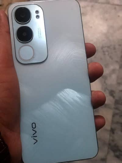 total geniune no scratches 6 gb ram 128 memory