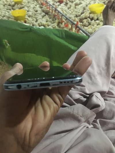 10 by 9 Hy condition achi Hy Baki box charger all okay Hy