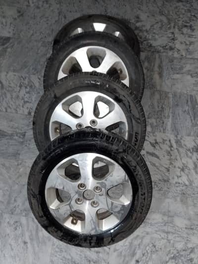 Rim+tyers for sale complete set 14 size 165 65 14 size no damage no re