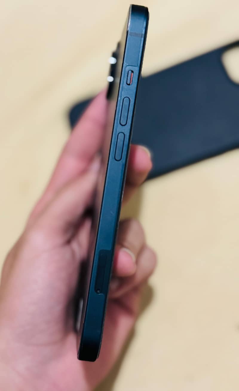 iPhone 13 jv 1
