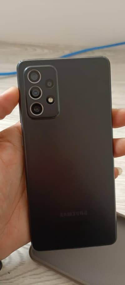 urgent sale krna hy samsung a72 8 ram 128 rom hy