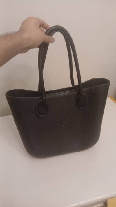 Ladies O Hand bag made in Italy original