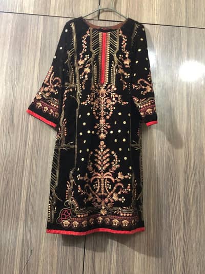 MAXXI AND VELVET DRESS FOR SALE CONDTION BILKUL NEW