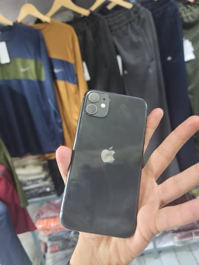 i phone 11 non pta gv black colour all ok water pack piece only seroiu