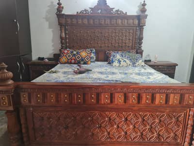 Mughal Style Bed with 2 side tables and a dressing table