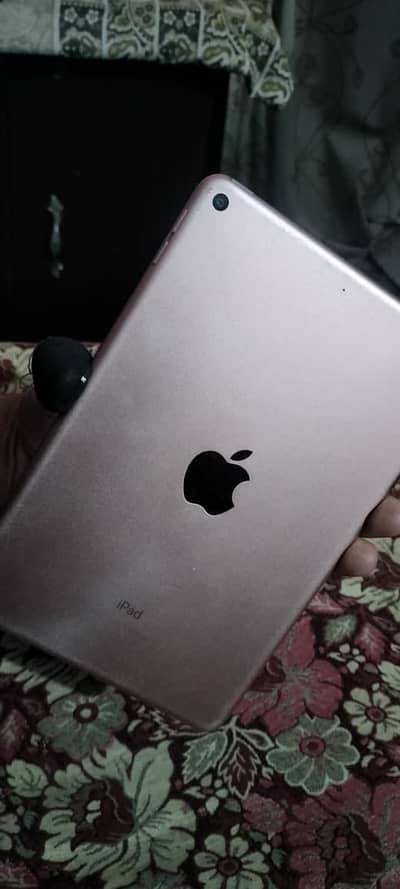 iPad. mani. 5 256GB all ok no isho arjnat sale game kamal ki ha