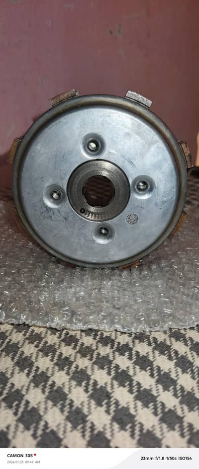 i am. selling for clutch housing for honda 125