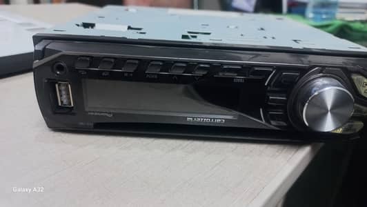 Single Din , Pioneer Audio CD Player With Aux And USB Ipod